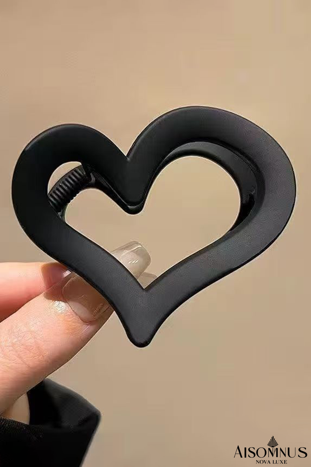 Black Simple Frosted Heart Shaped Hair Claw Clip