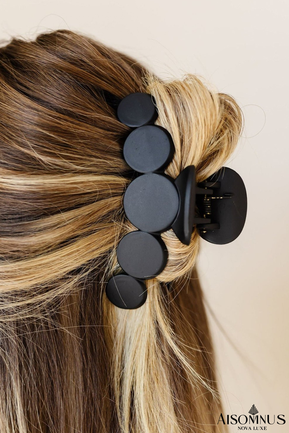 Black Minimalist Five Circles Frosted Hair Claw Clip