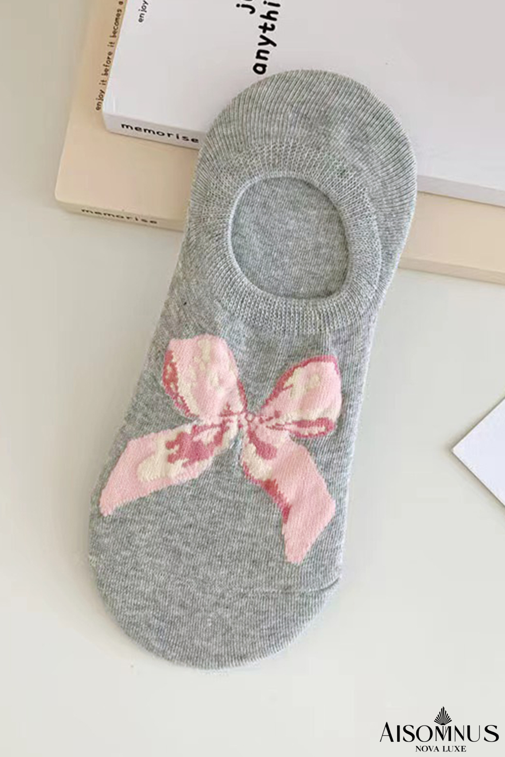 Gray Bow Print Boat Socks