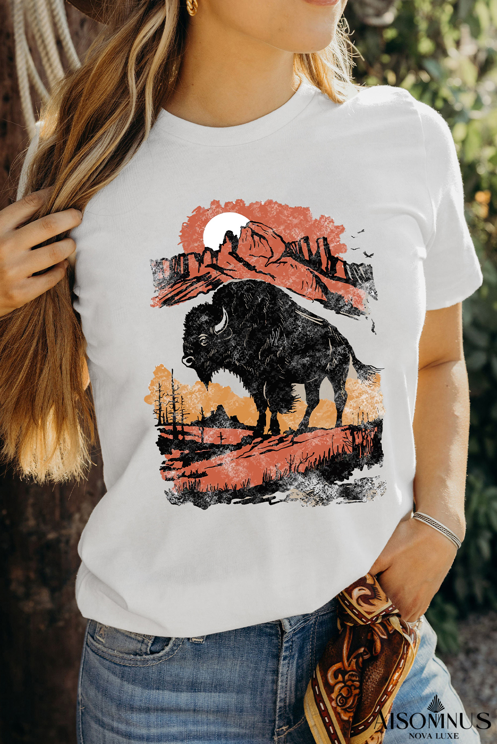 White Western Buffalo On Plains Graphic Crew Neck Tee