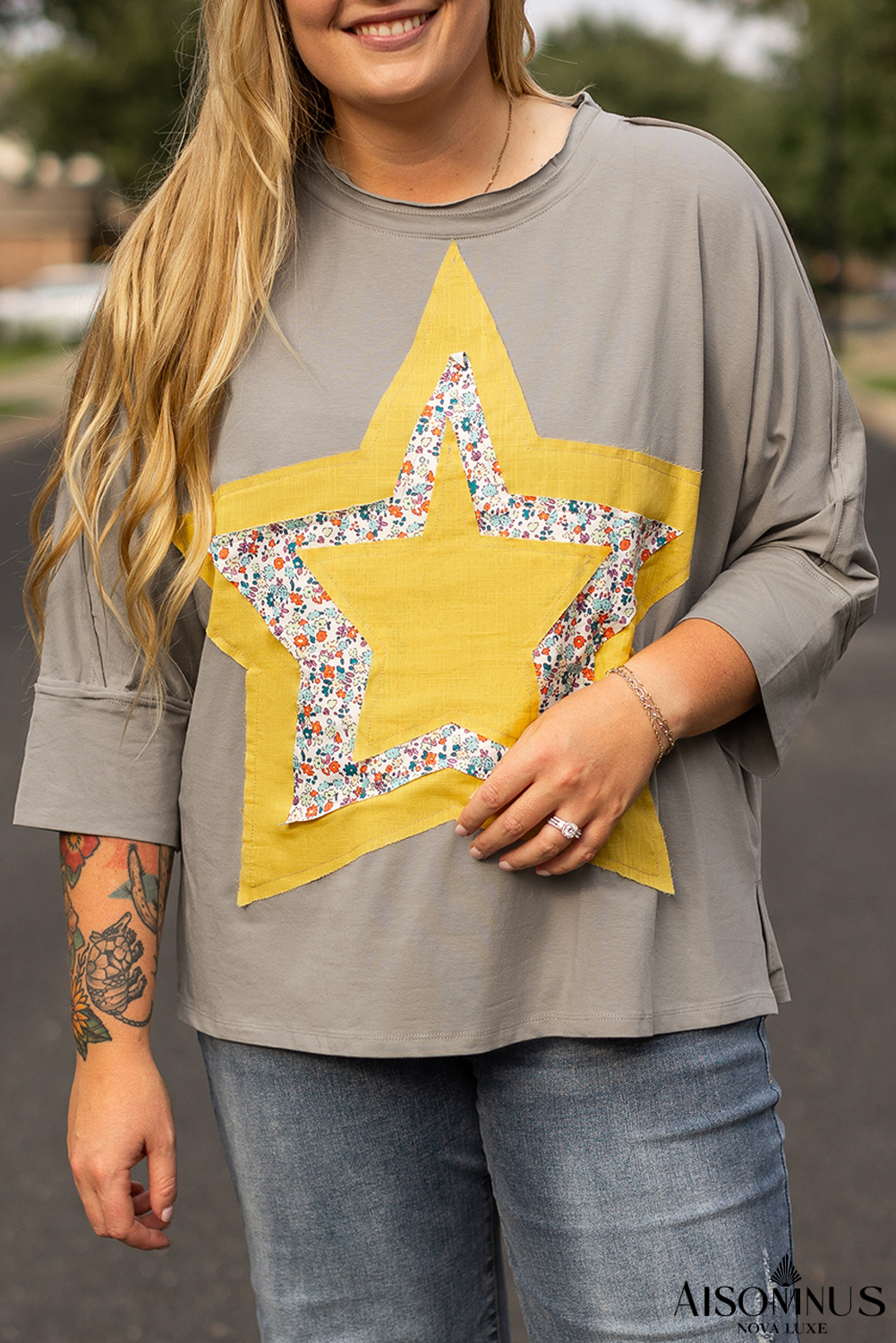 Medium Grey Floral Star Patched 3/4 Sleeve Plus Size Top