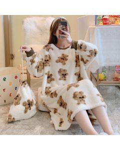 Women's Fashionable And Cute Flannel Pajamas