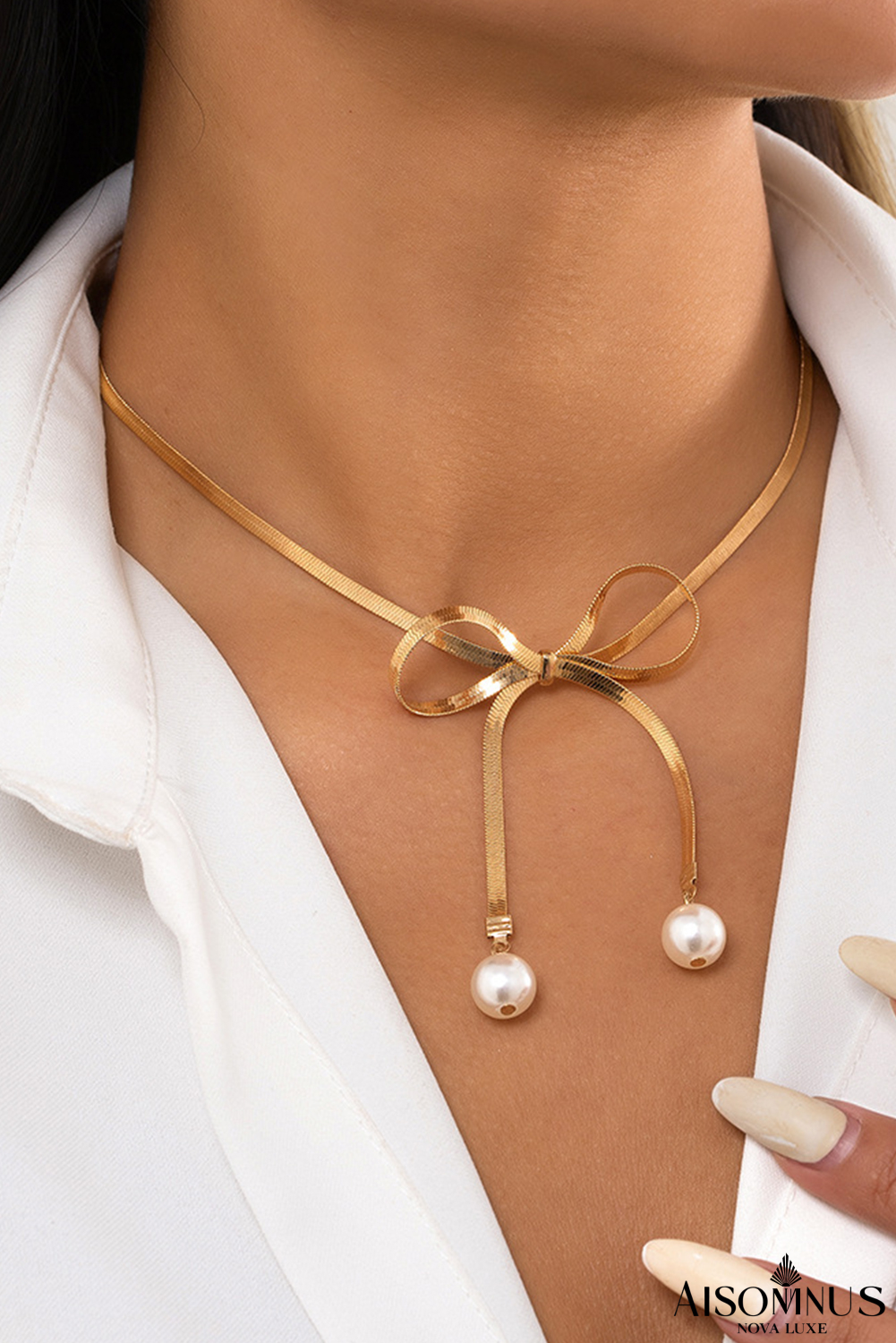 Gold Pearly Bow Collarbone Necklace