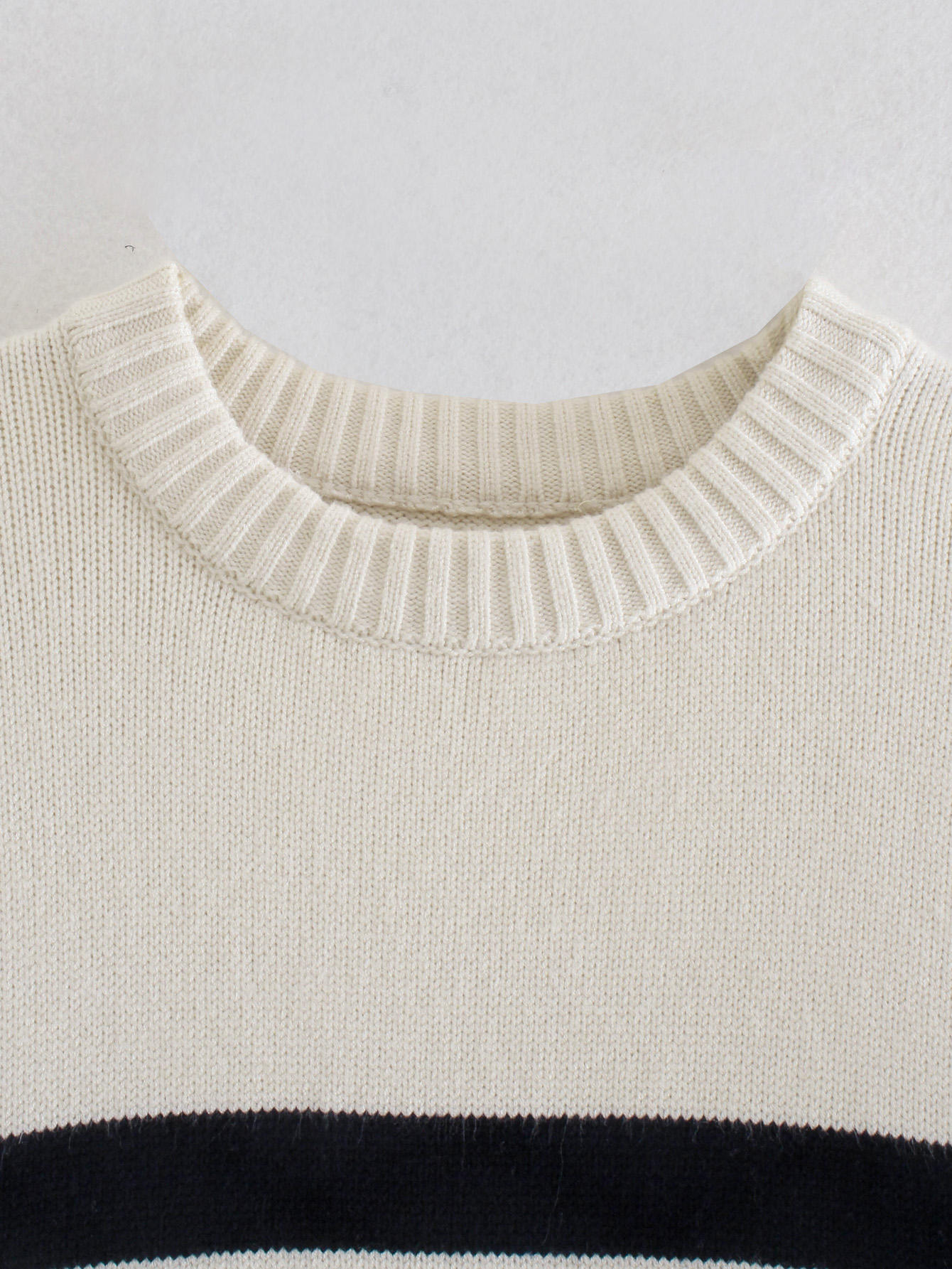 Ladies Polyester Stripe Sweater