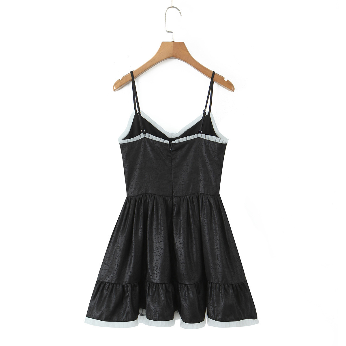 V-neck Color-blocked Design Chest-exposing Waist-cinching Figure-flattering Short Dress