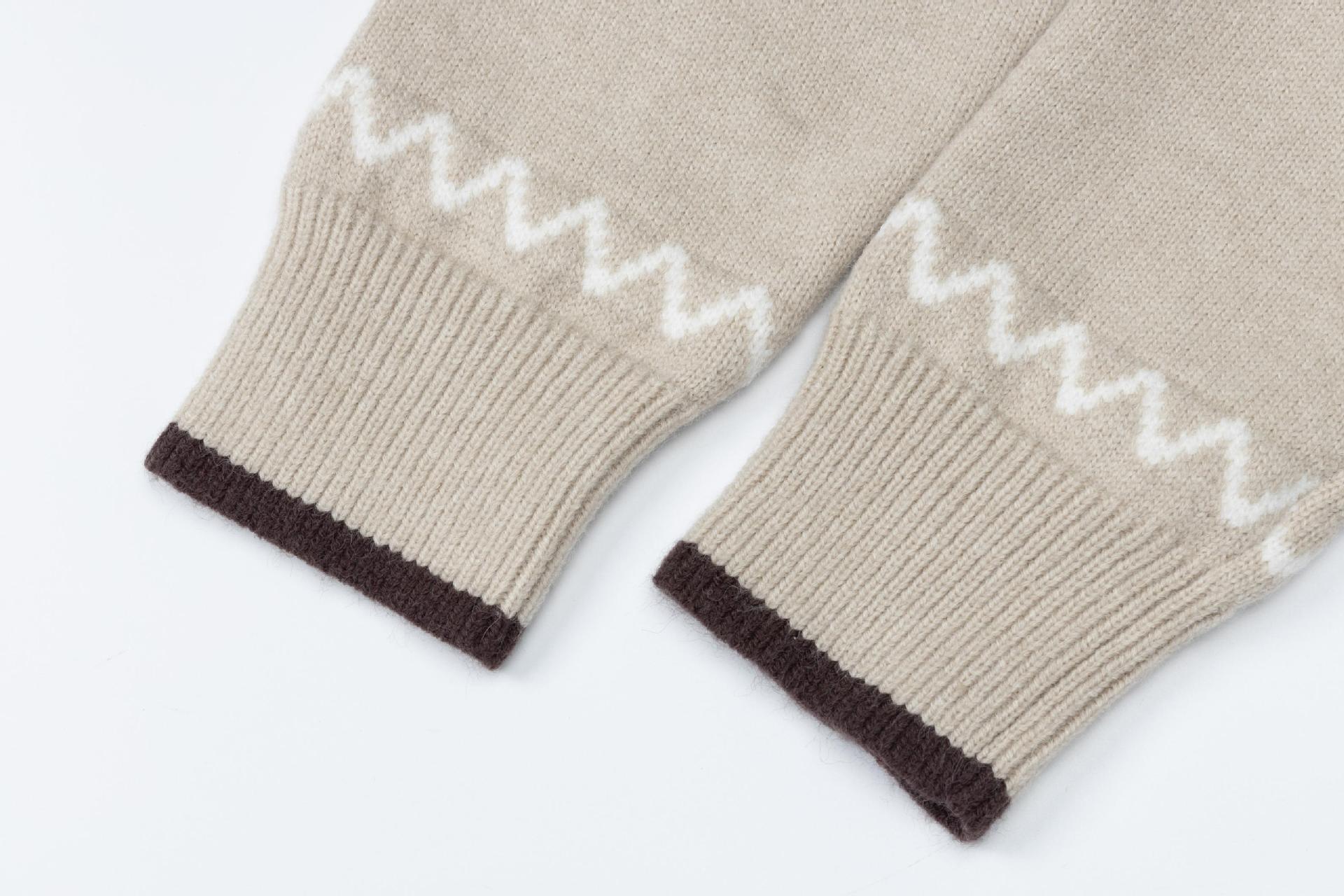 Long Sleeve Bunny Appliqué Crewneck Sweater