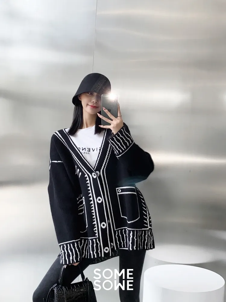 Ladies Oversized Graphic Deep V Acrylic Cardigan