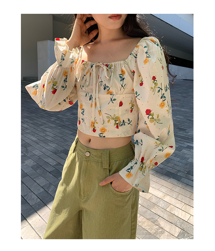 U-Neck Breezy Fragmented Blossom Body-Hugging Cropped Top