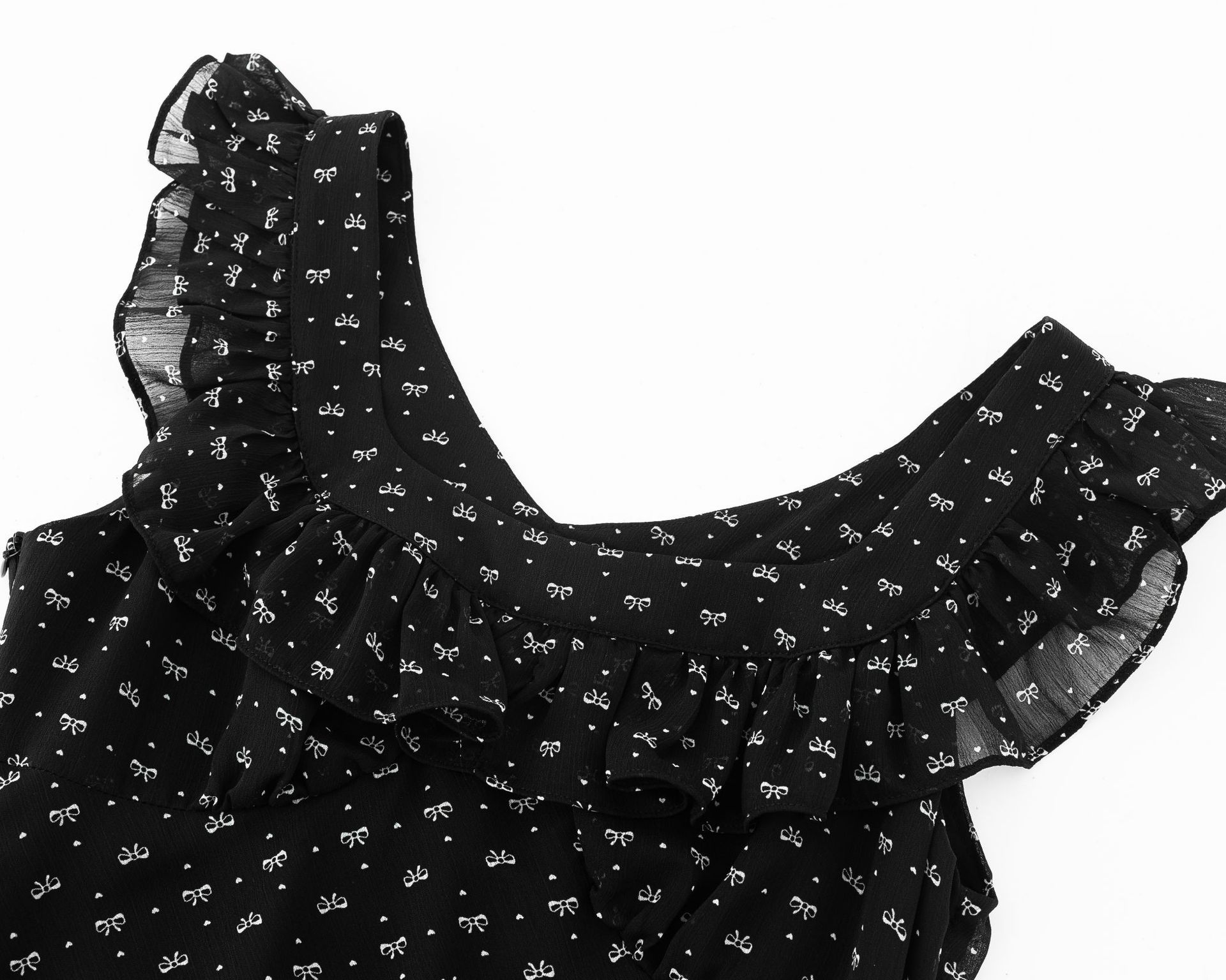 Black Base Floral Leaf Hemline Small Flutter Sleeve Waist-tightening Dress