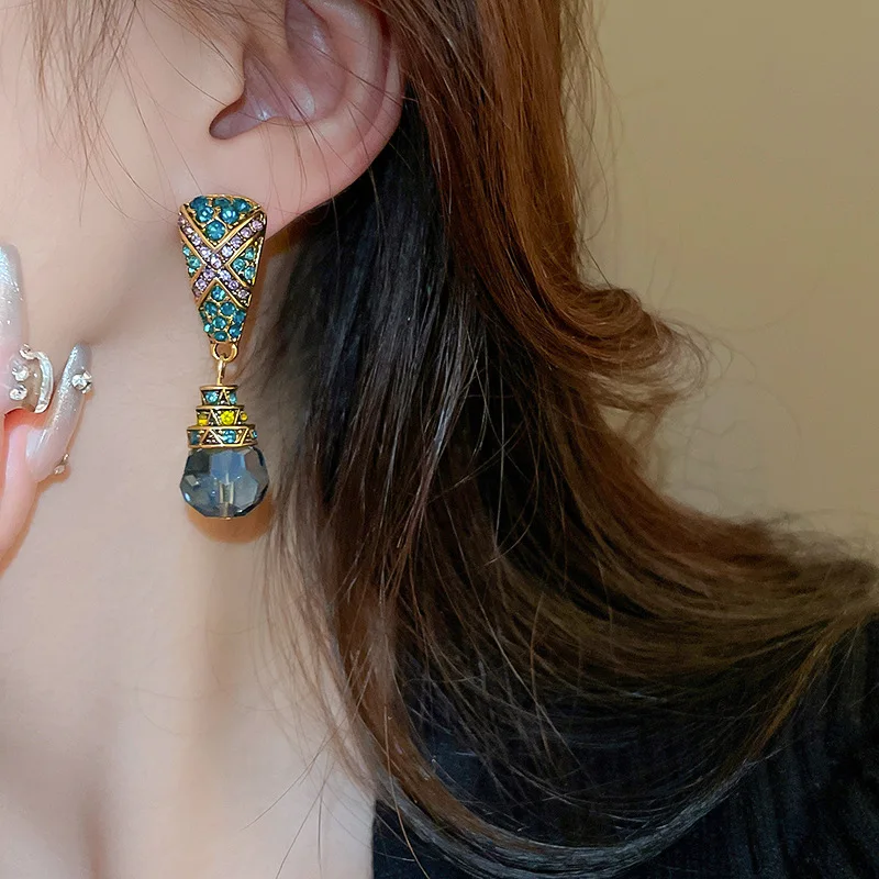 French Palace Style Rhinestone Geometric Water Drop Tassel Earrings for Women Light Luxury Temperament Fashionable Jewelry