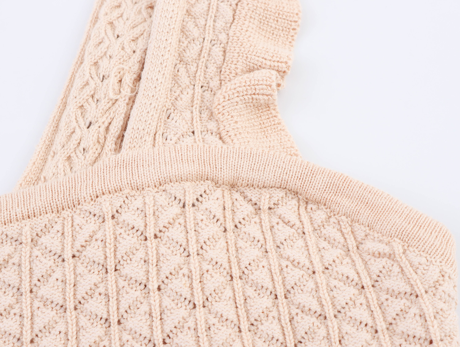 Single breasted knitted camisole vest for women