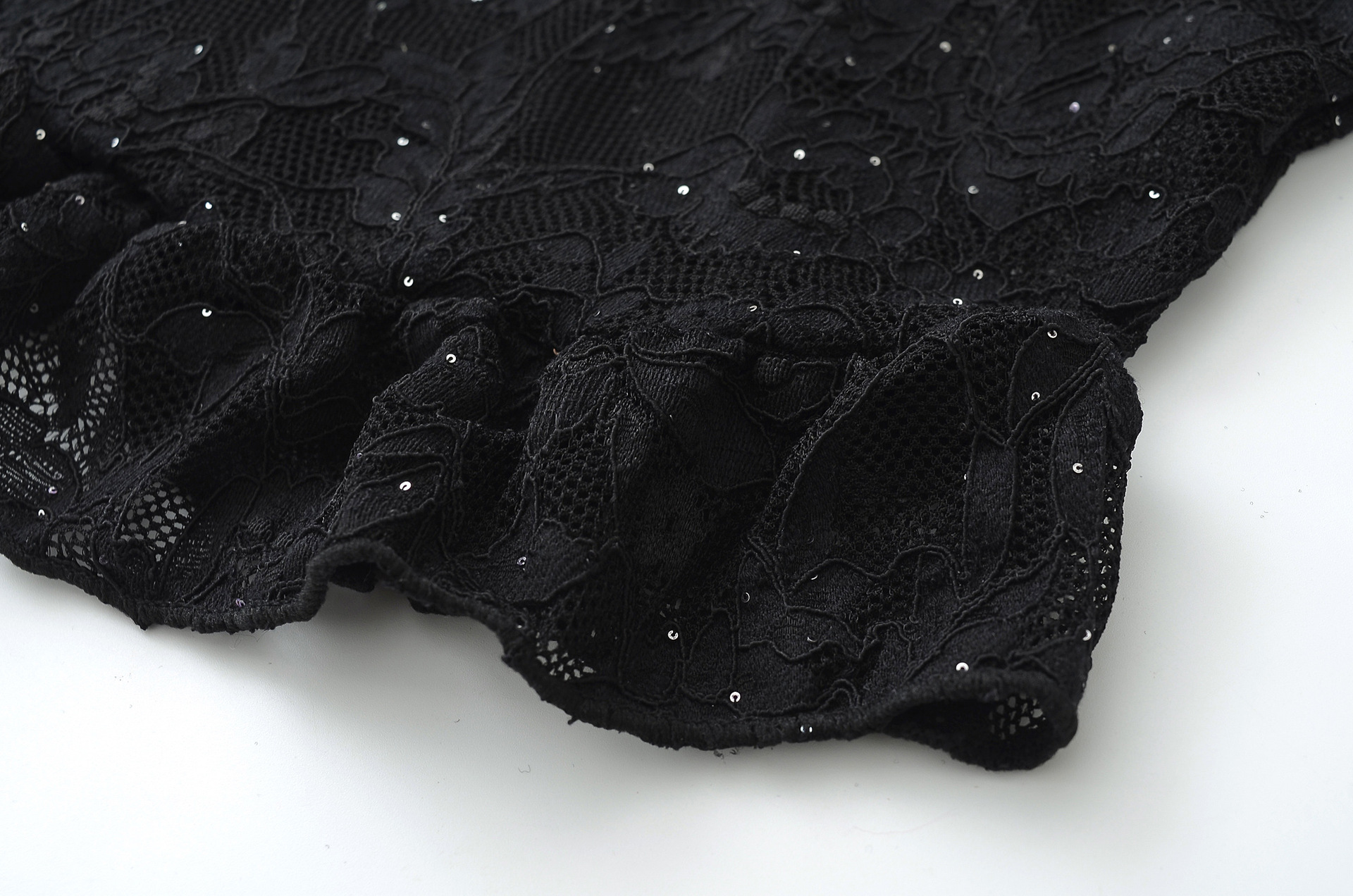 V-neck camisole lace ruffle sequin camisole