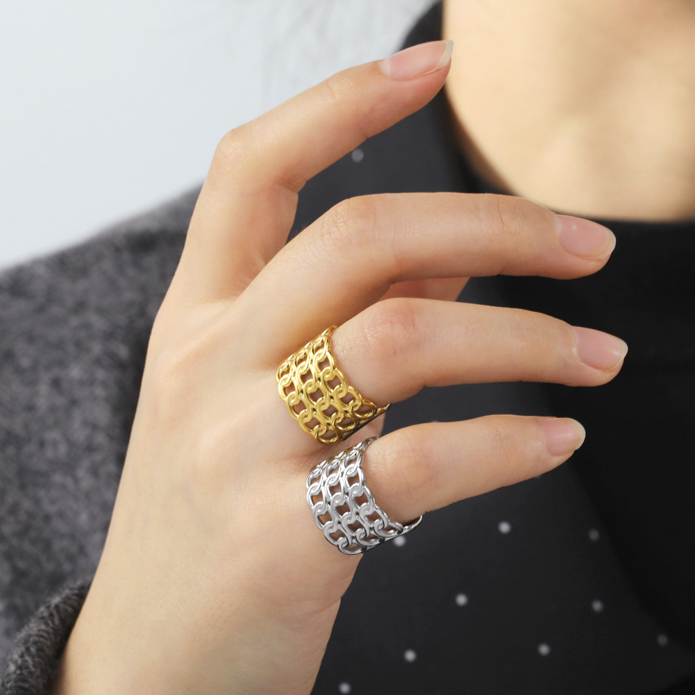 Unisex Golden Chunky Cutout Ring