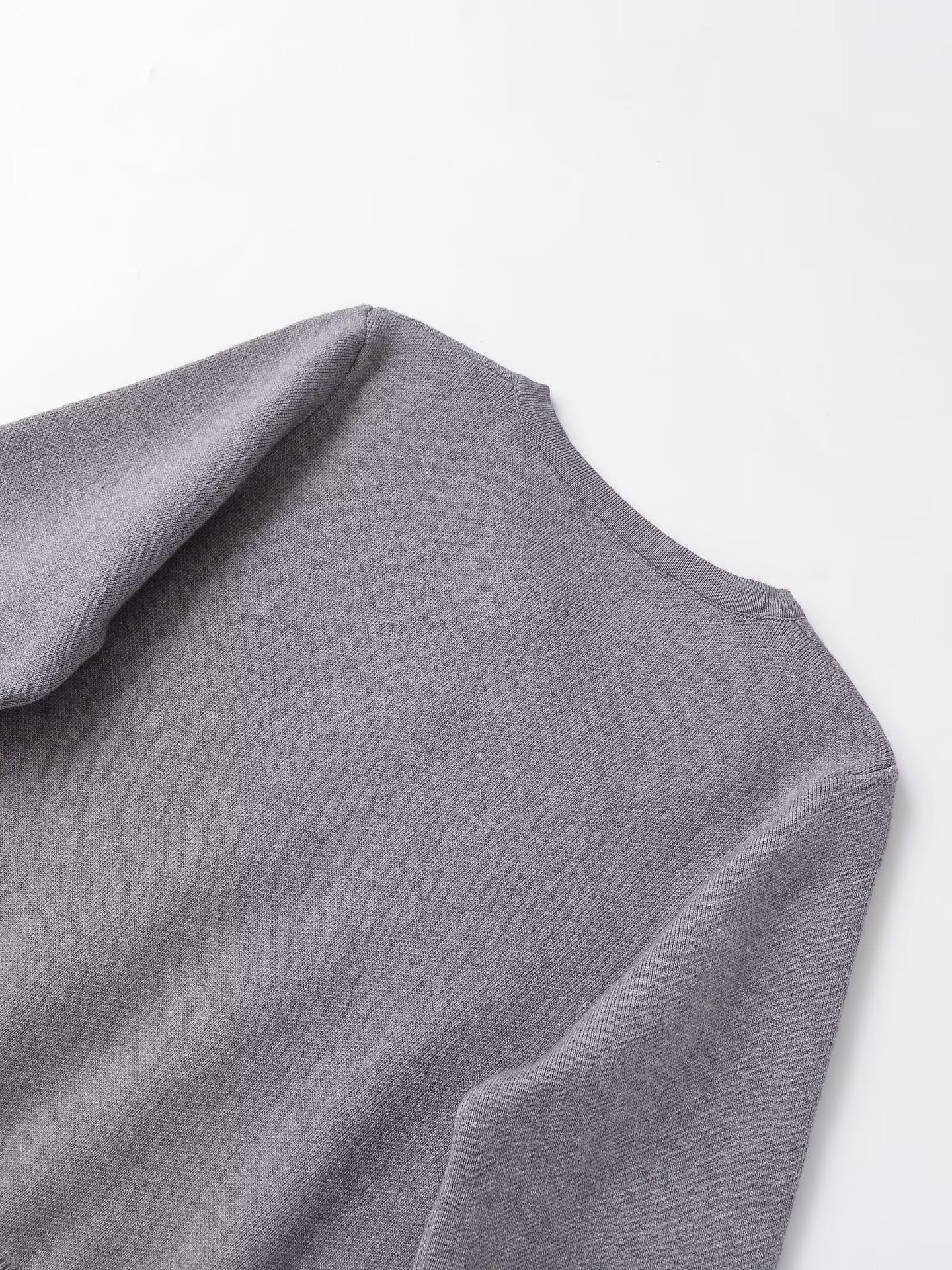 Round neck bead knitted jacket