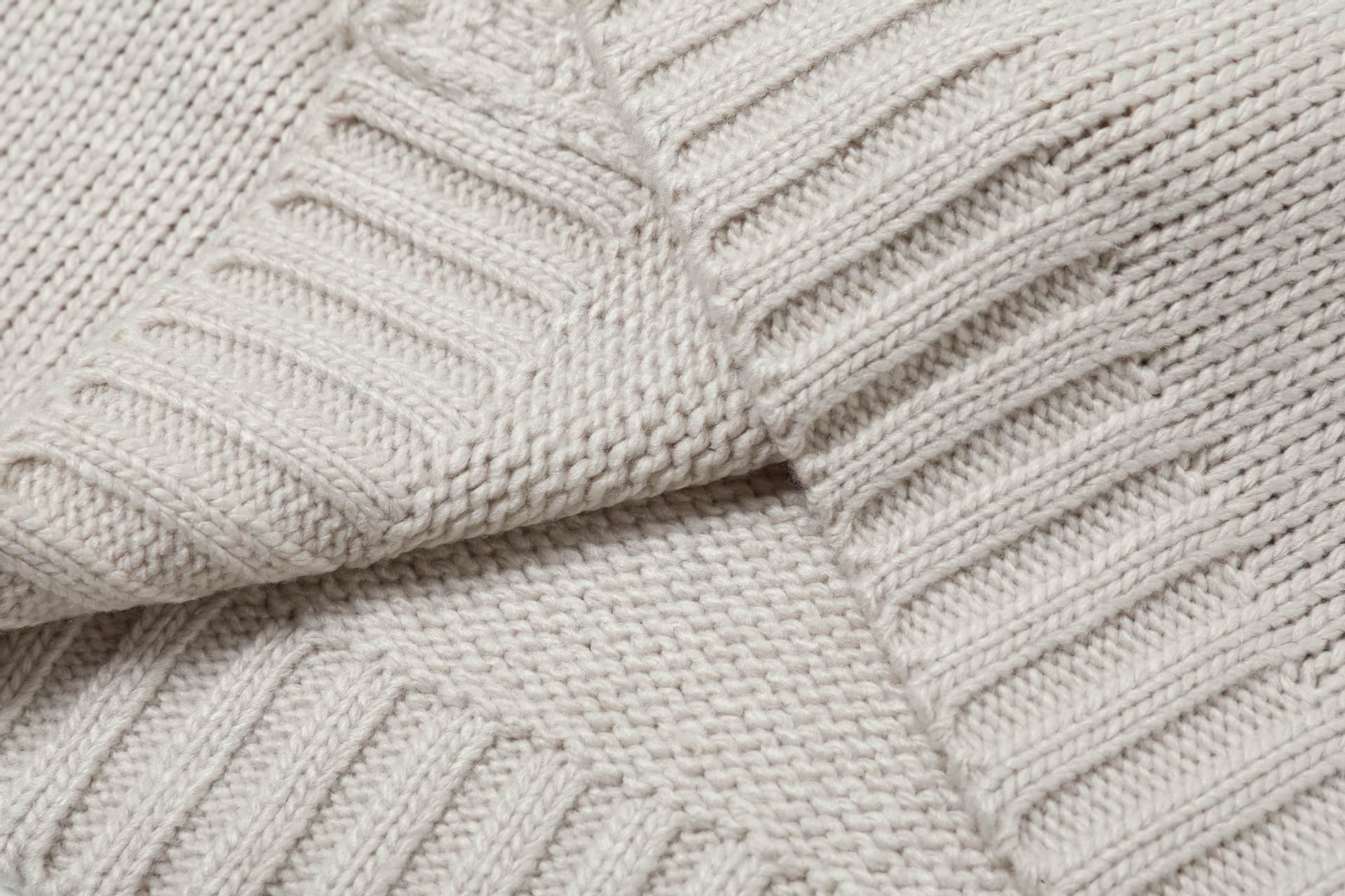 American Urban Staple Cardigan