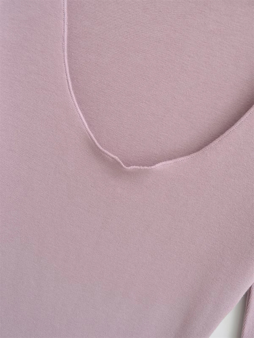 Elbow-Length Scoop Form-Fitting Spice Cropped Tee