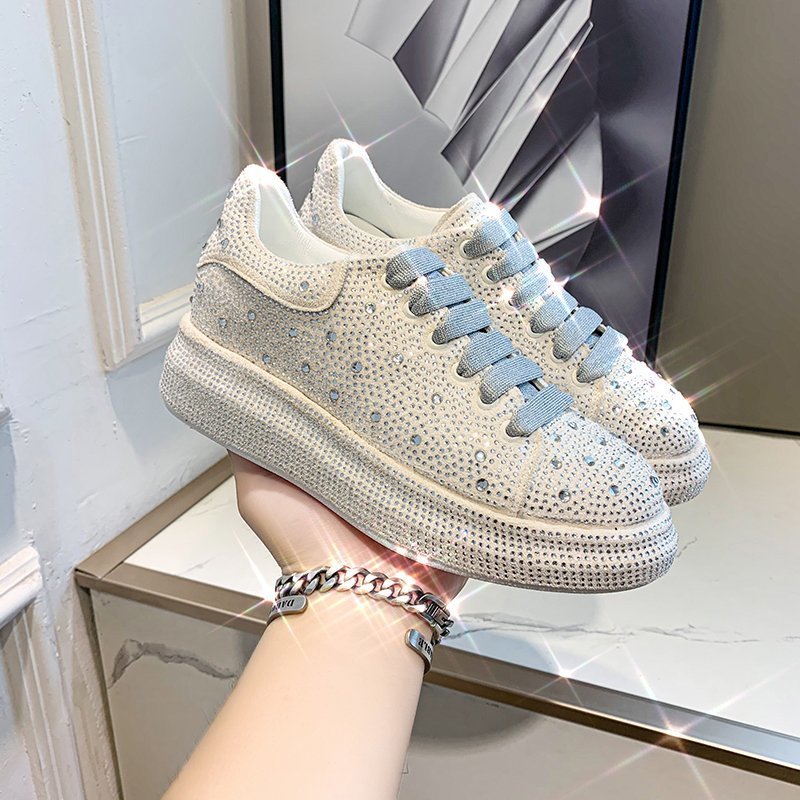 Autumn new full diamond sponge cake thick sole sports and leisure shoes, popular on the internet with leather surface women's single shoe trend
