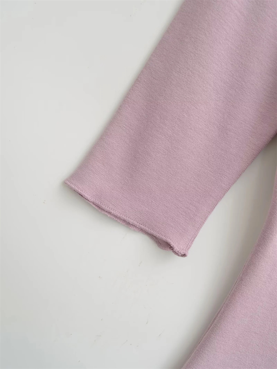 Elbow-Length Scoop Form-Fitting Spice Cropped Tee