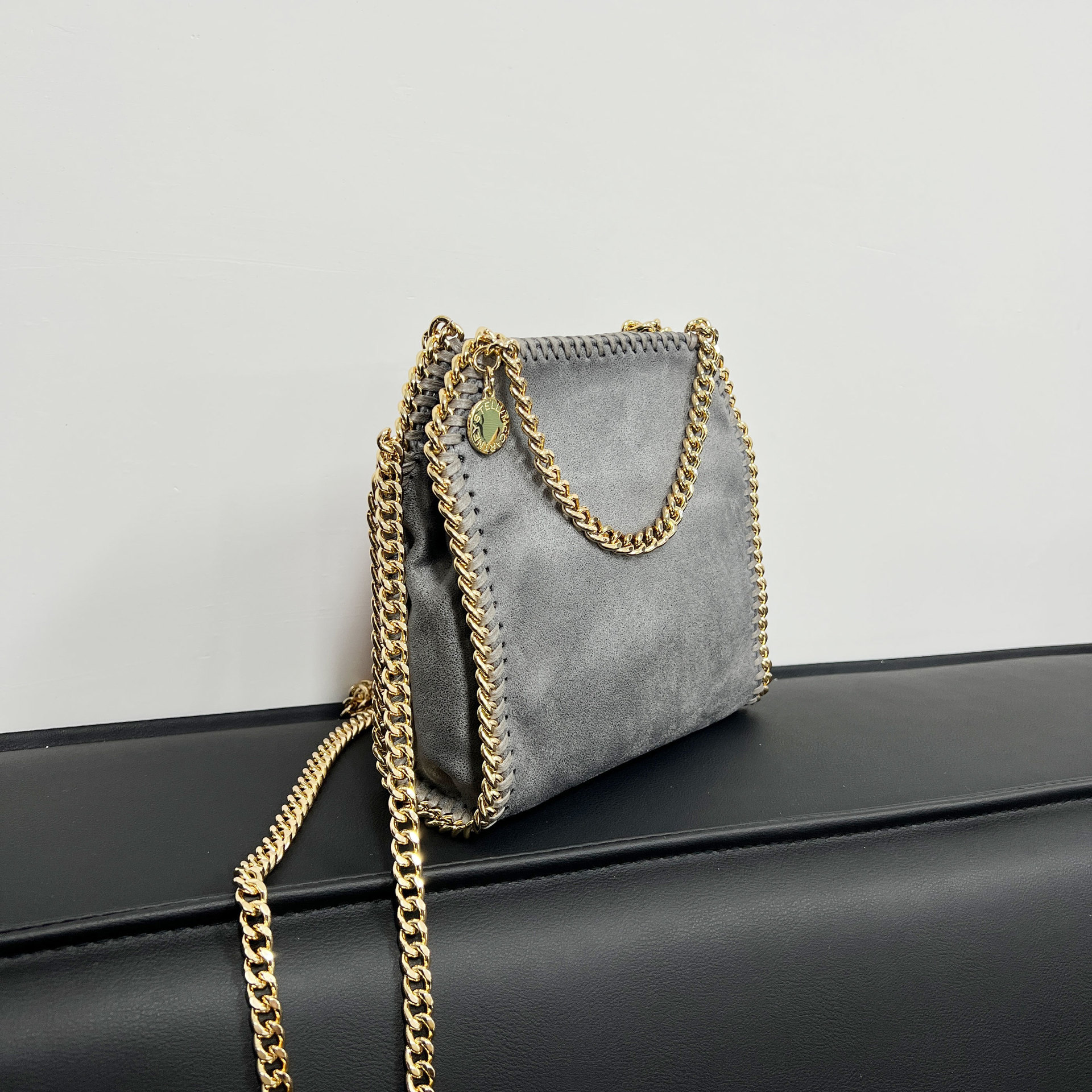 Luxury Designer Women's Chain Crossbody with Quilted Purses and Shoulder Strap Female Ladies Hand Bags