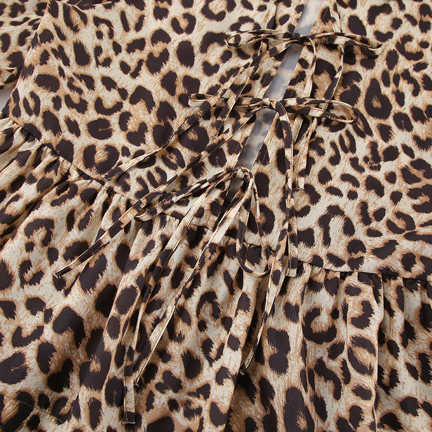 Relaxed Fit Animal Pattern Crewneck Knot Blouse