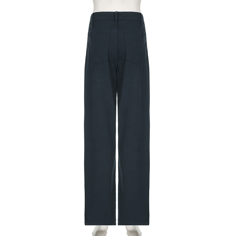 Retro rivet splicing design for split jeans
