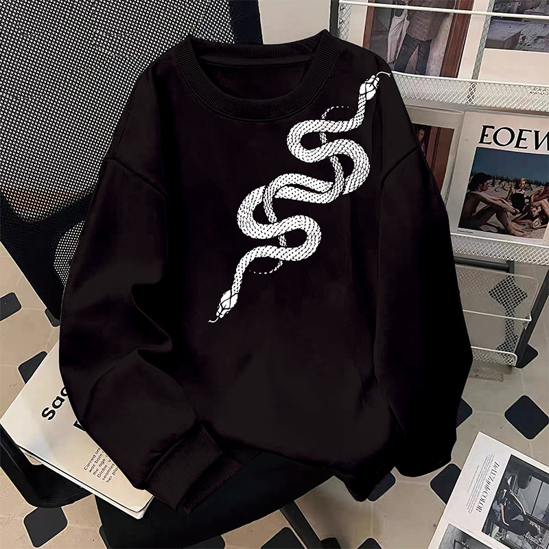 Round neck pullover long sleeved sweatshirt
