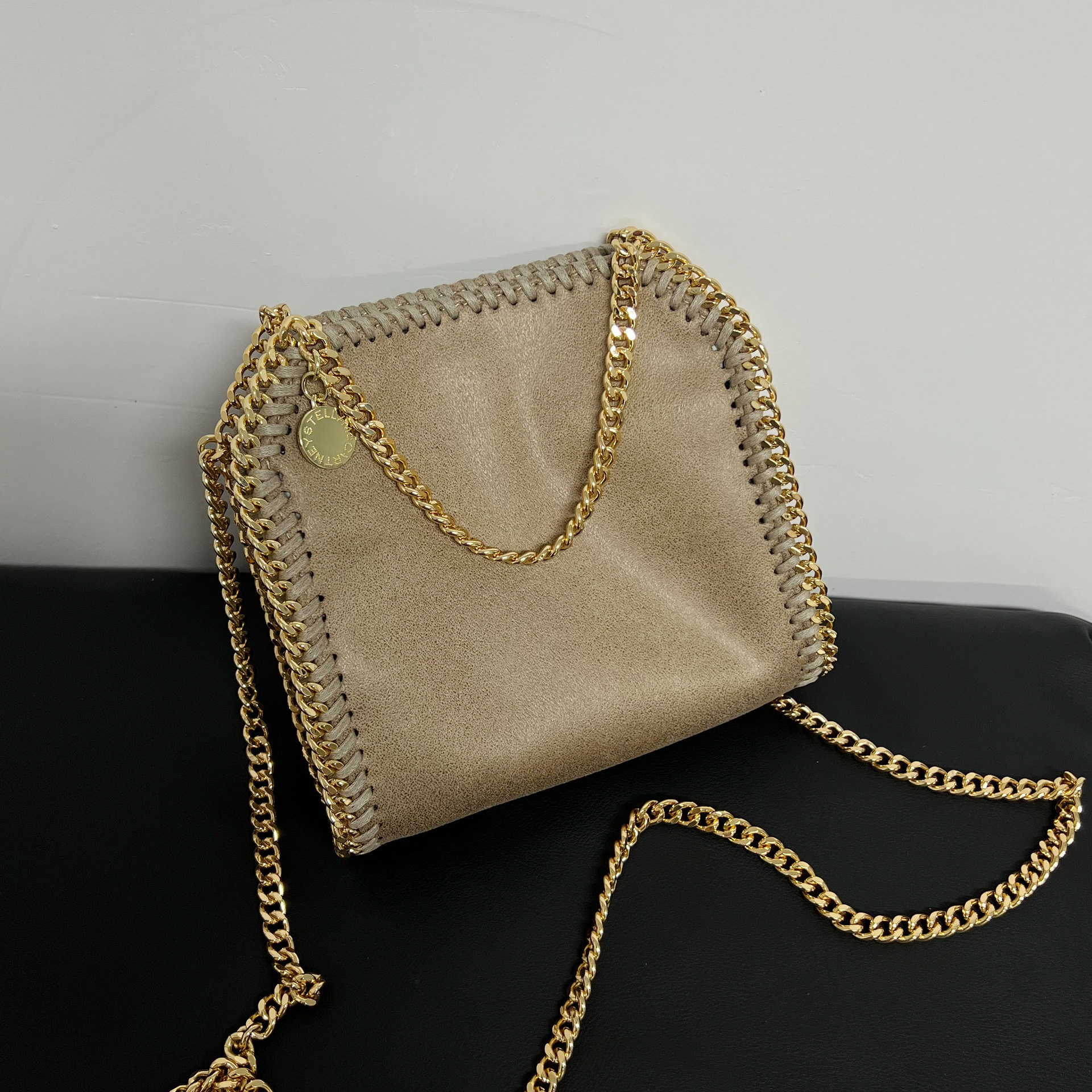 Luxury Designer Women's Chain Crossbody with Quilted Purses and Shoulder Strap Female Ladies Hand Bags