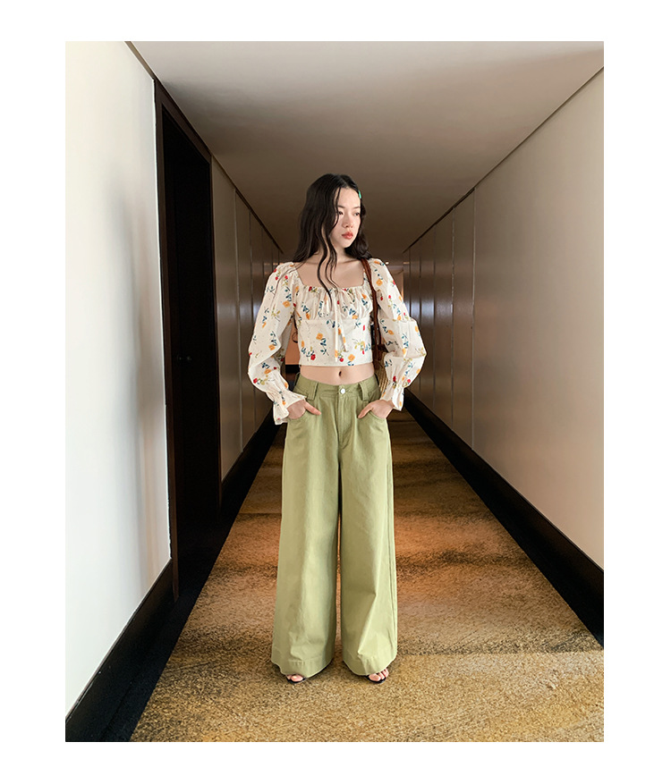 U-Neck Breezy Fragmented Blossom Body-Hugging Cropped Top