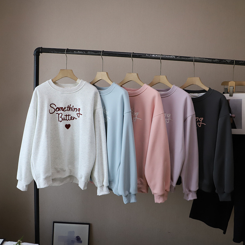 Causal Loose Fleece-Lined Hoodie with Letter and Heart Embroidery Round Neck Women's Sweatshirt