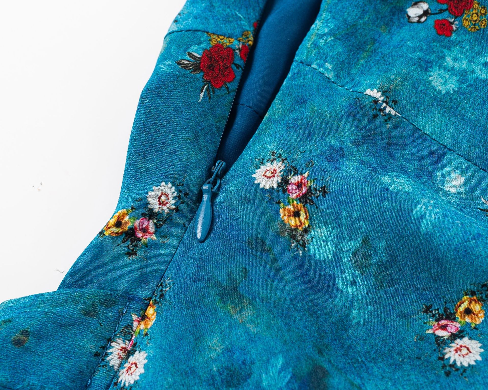 Ruffled Hem Blue Base Floral Print Waist-Cinched Dress