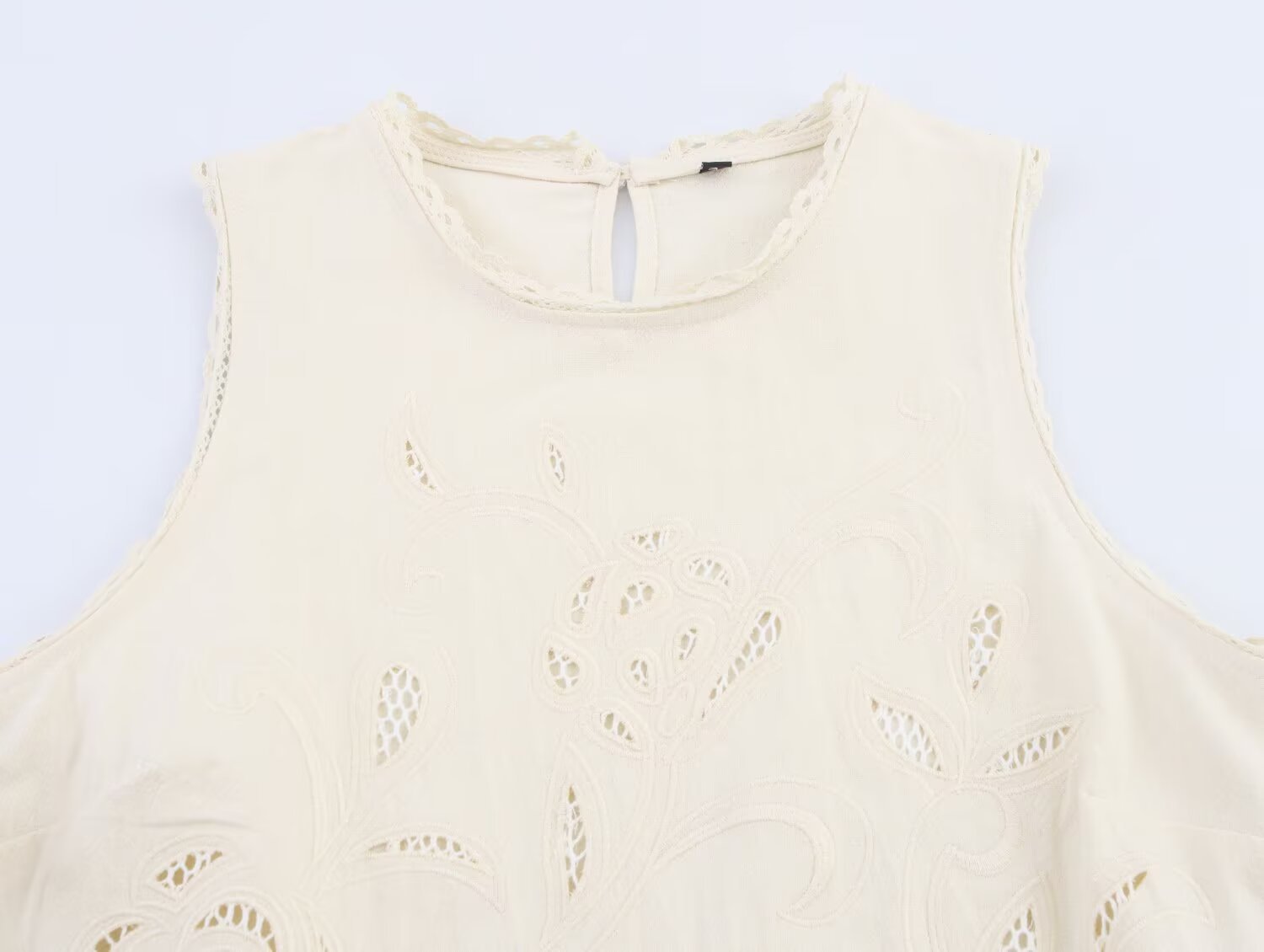 Sleeveless Polyester Round Neck Applique Top