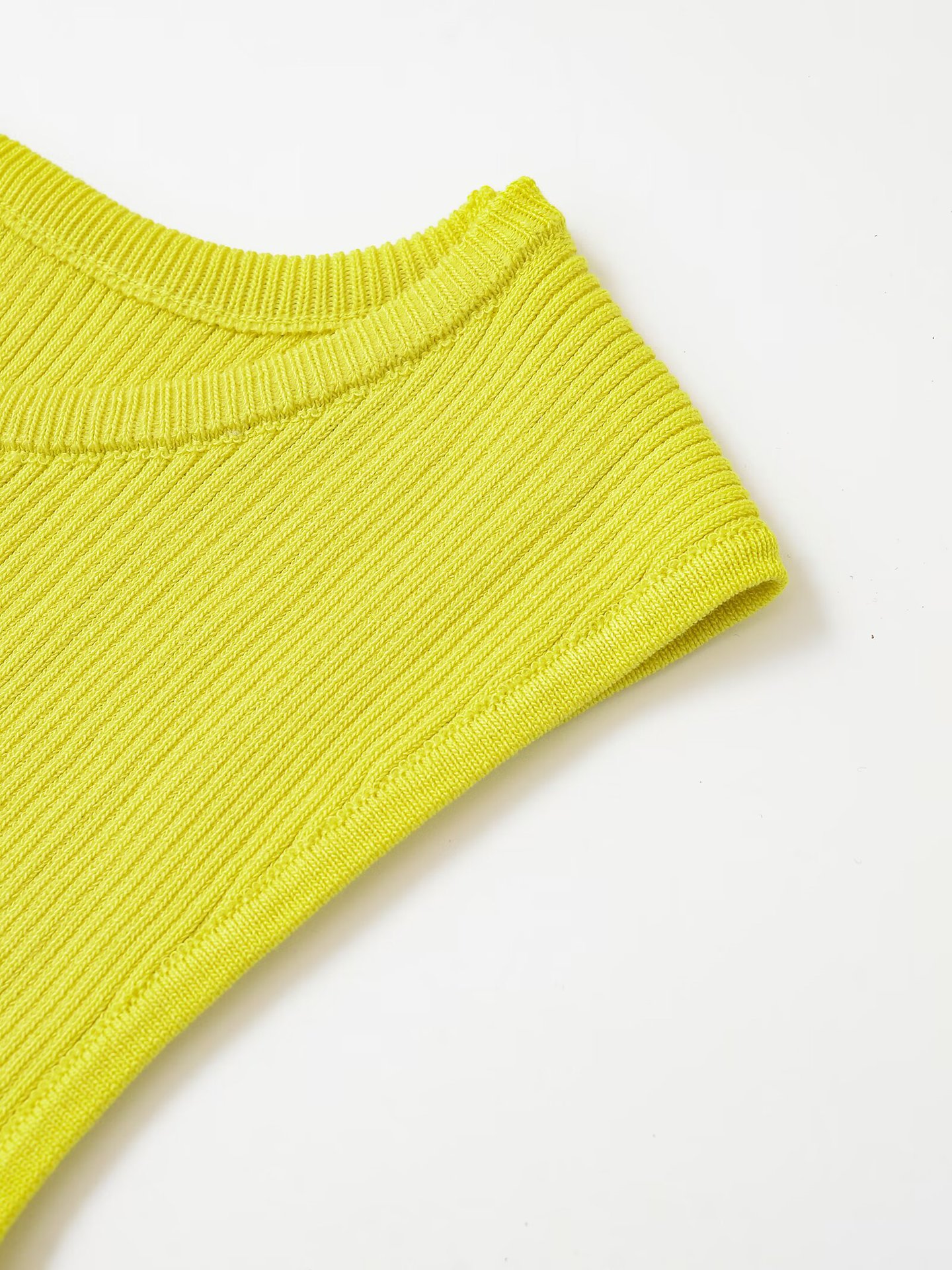 Sleeve-Free Rear Bow Jersey Tee