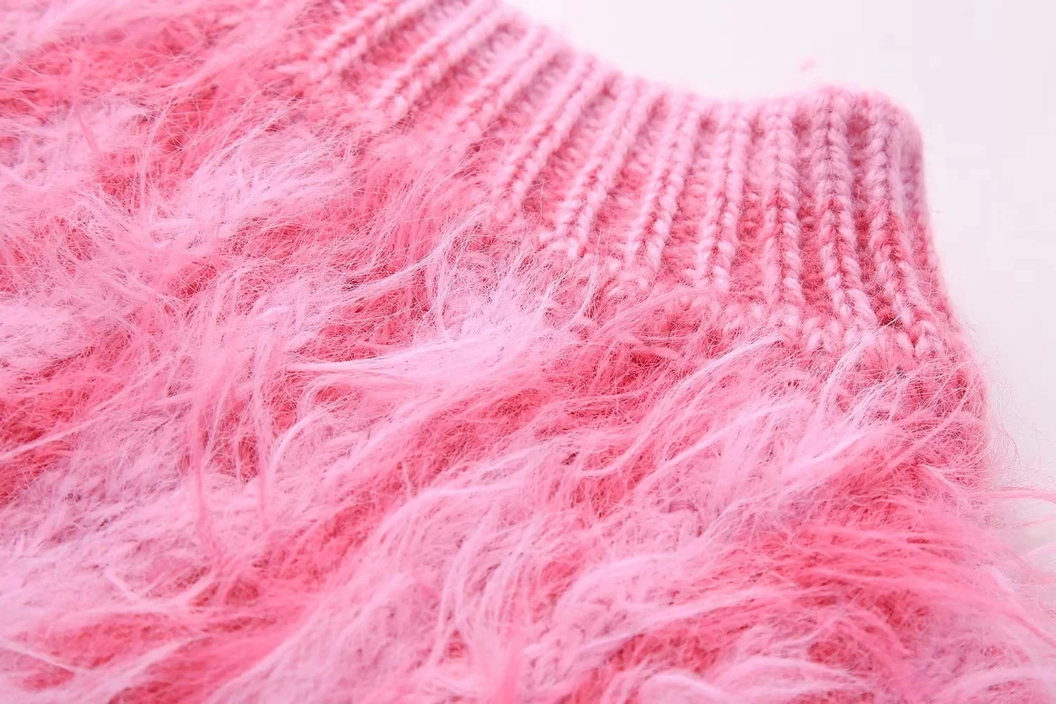 Ladies Heavyweight Cropped Blush Patterned Sweater