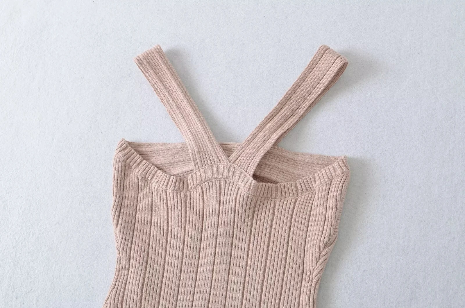 Solid Slim Fit Cropped Halter Knit Top