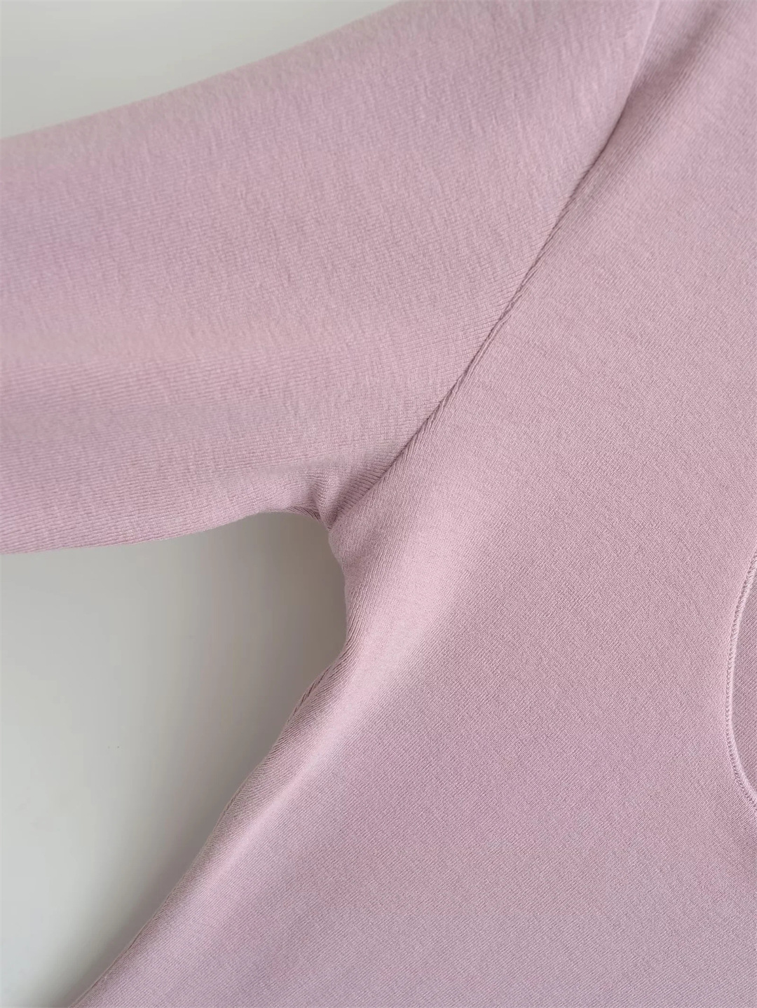 Elbow-Length Scoop Form-Fitting Spice Cropped Tee