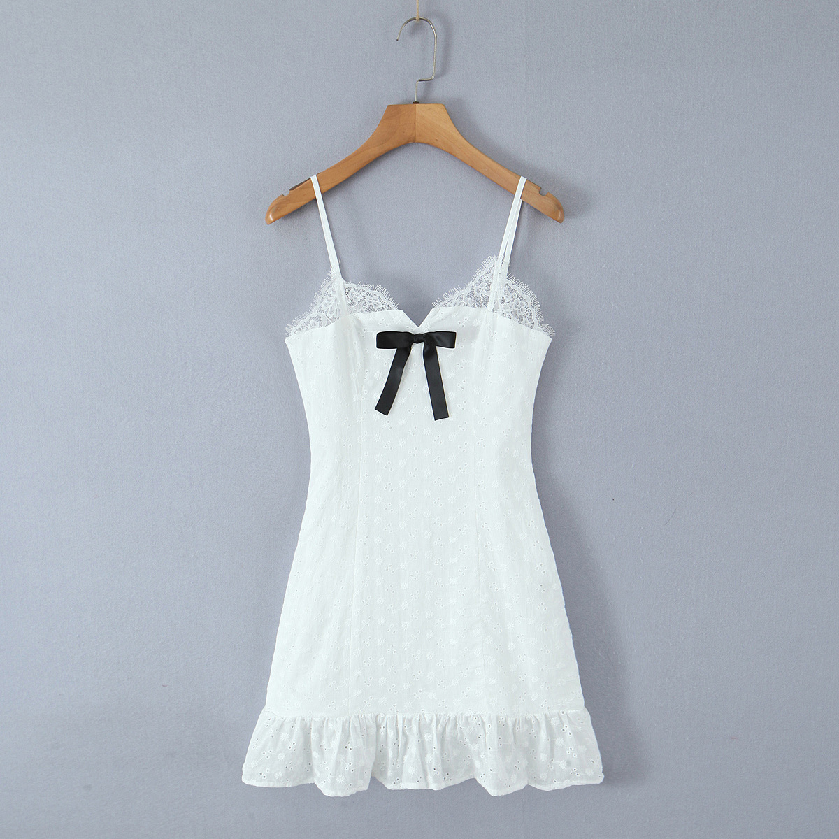Bow decoration lace edge camisole dress