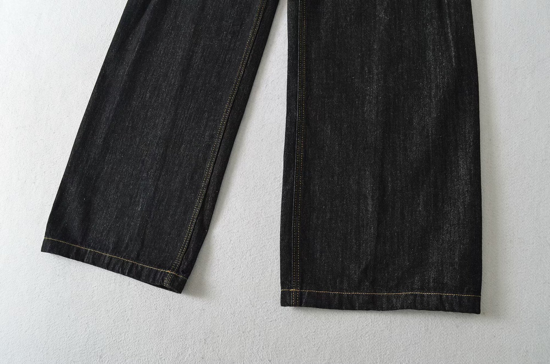 Loose Banana Bent Knife Jeans