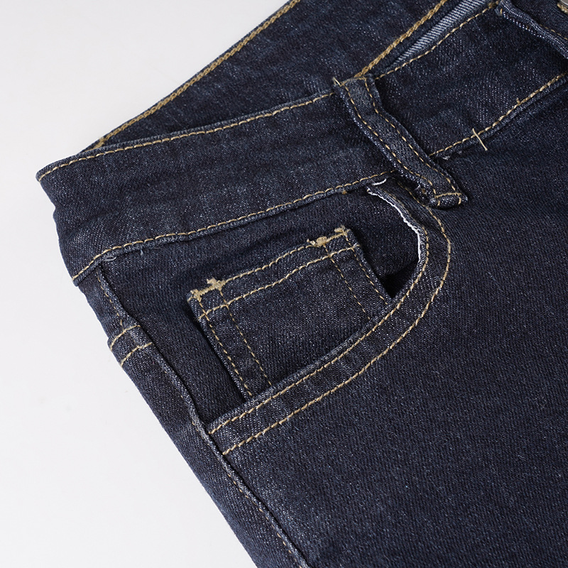 Low waist slim fit and slimming flared jeans
