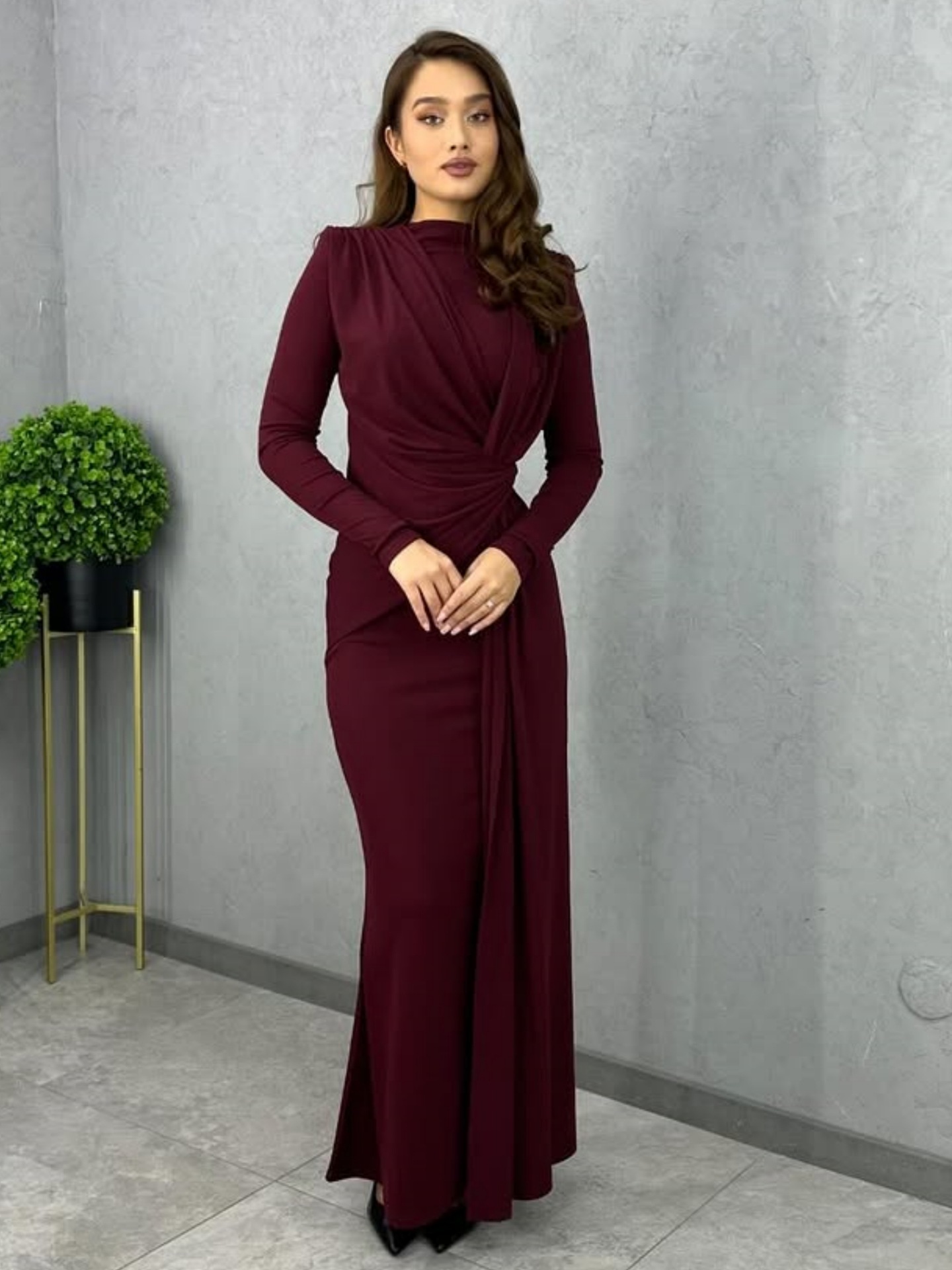 Round Neck Sleek Ruched Polyester Dress