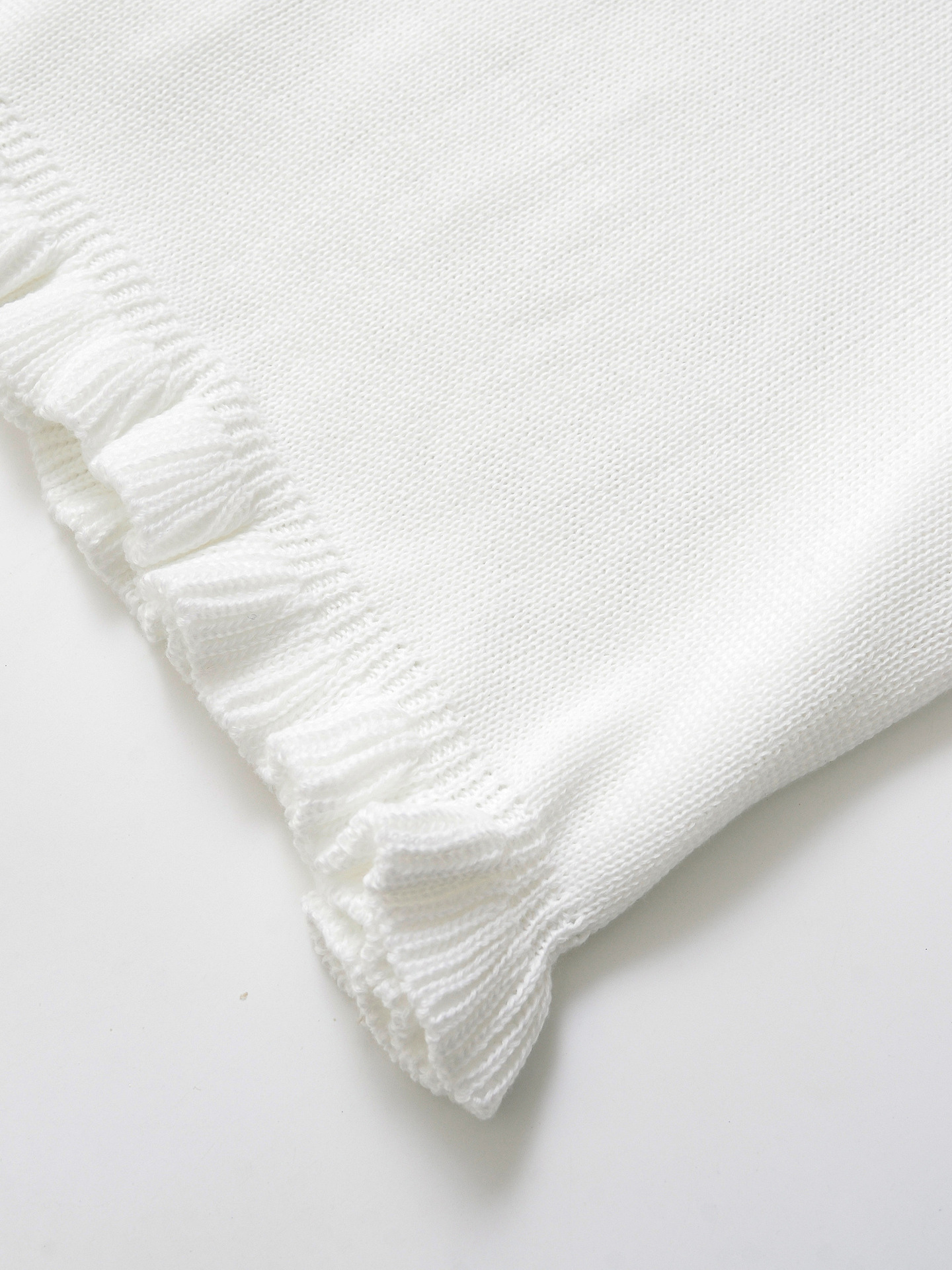 Women's Three-Quarter Sleeve Form-Fitting Shirt