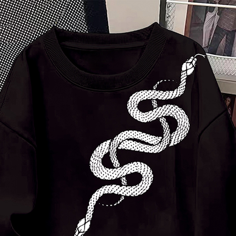 Round neck pullover long sleeved sweatshirt