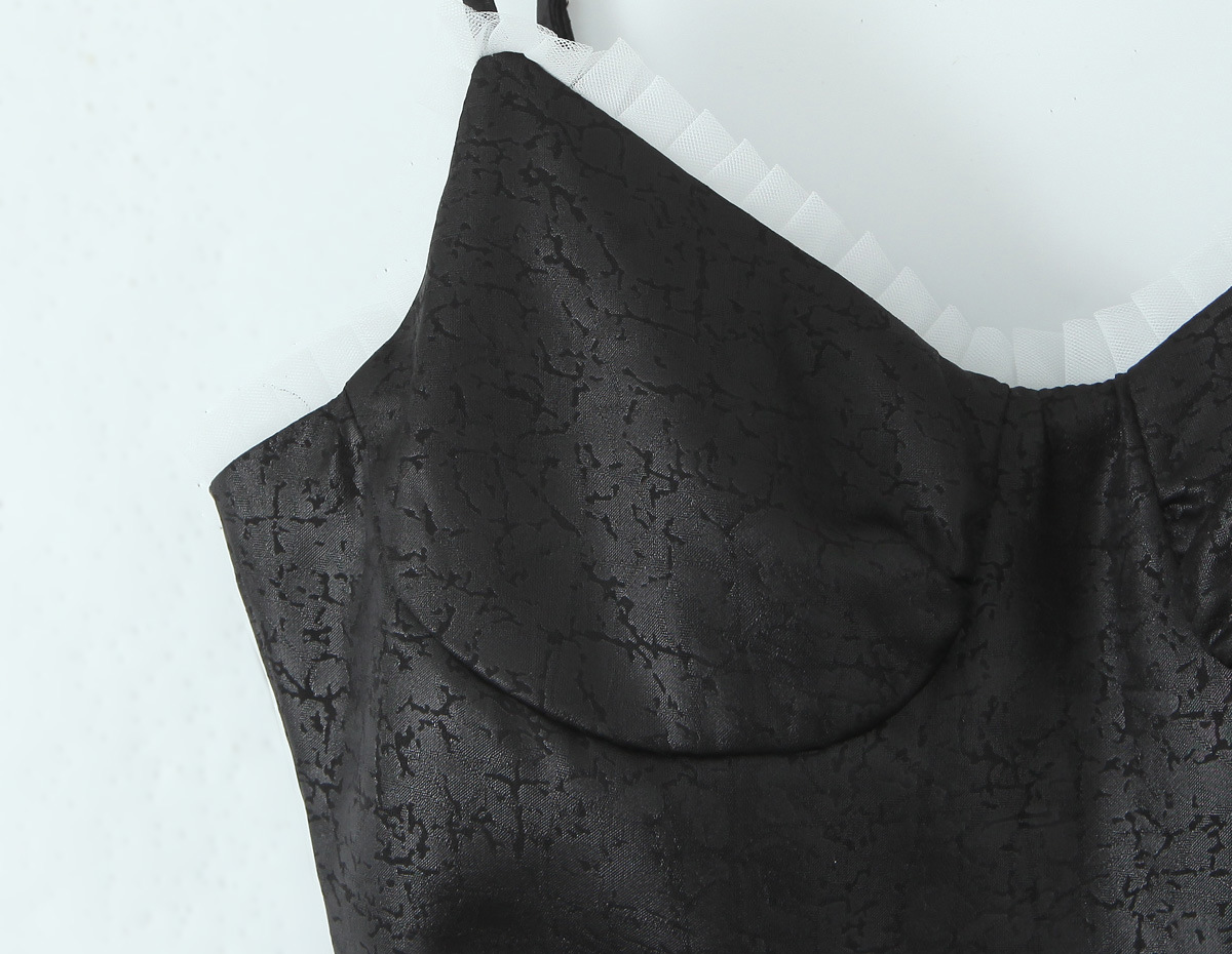 V-neck Color-blocked Design Chest-exposing Waist-cinching Figure-flattering Short Dress