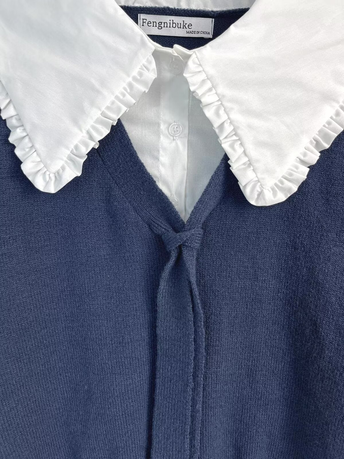 Two-Tone Pieced Neck Full-Length Sleeve Polyester Sweater
