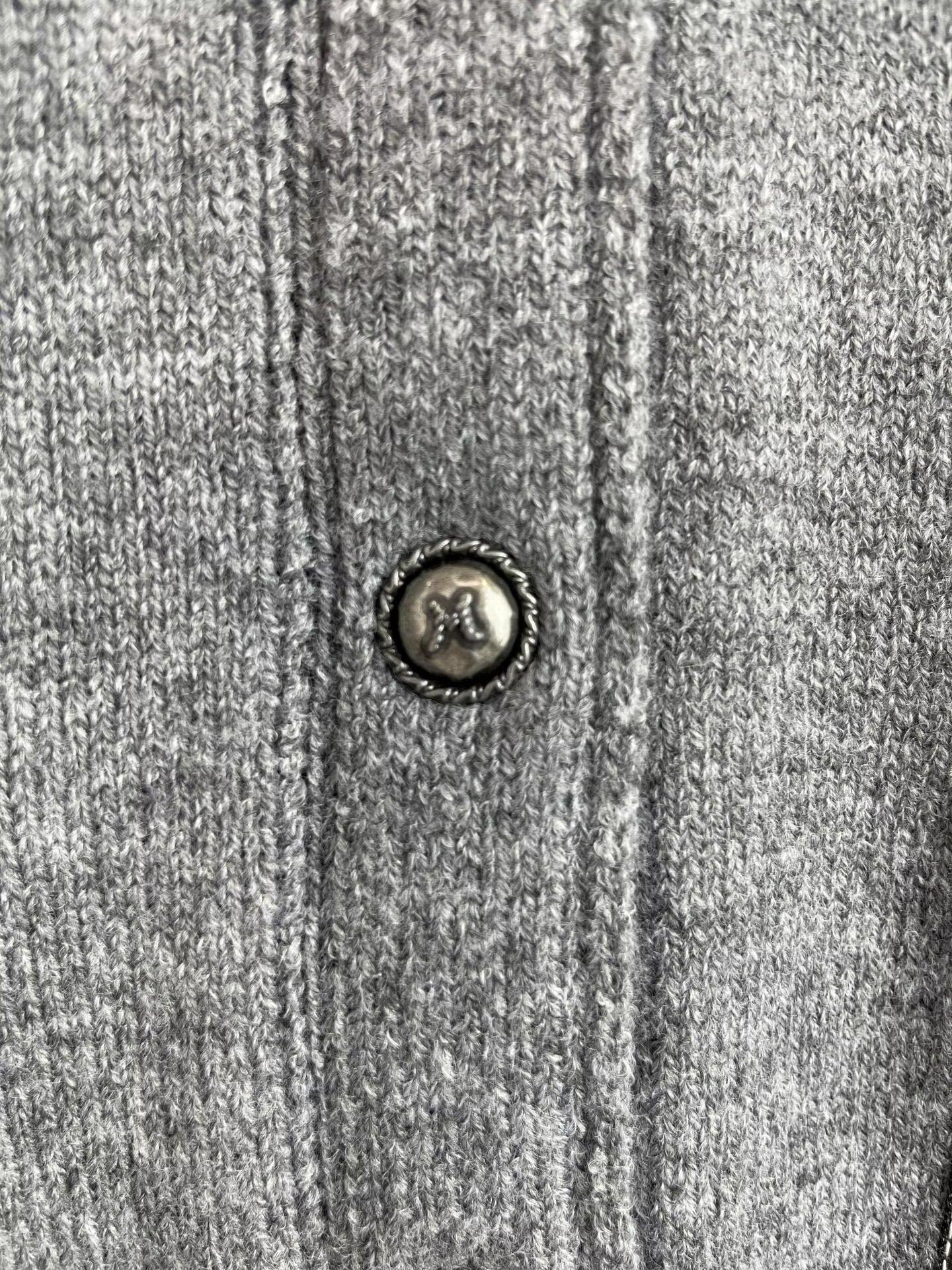 Ladies' Plain Full Sleeve Notch Collar Sweater