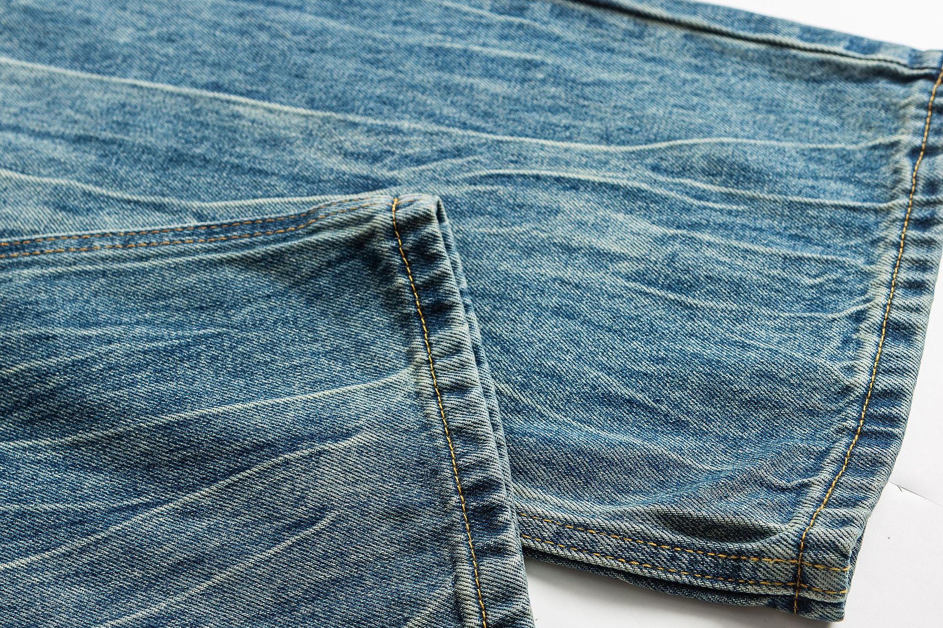 Lightning Crack Pattern Distressed Washed Denim High Waist Zipper Jeans