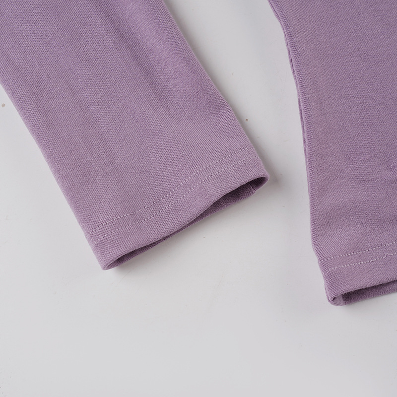 Fitted Wrist-Length Turtleneck Knitted Tee