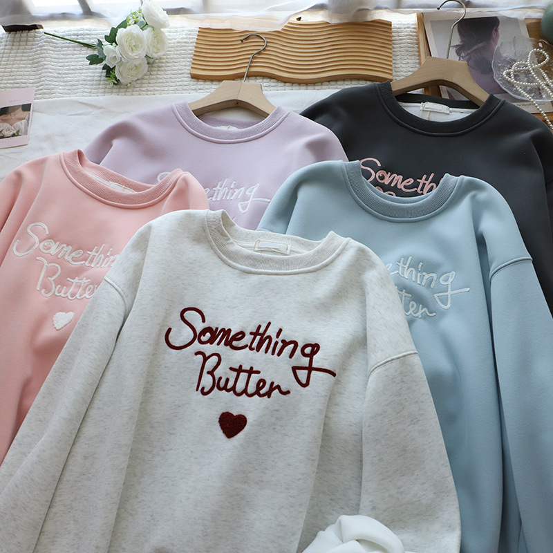 Causal Loose Fleece-Lined Hoodie with Letter and Heart Embroidery Round Neck Women's Sweatshirt