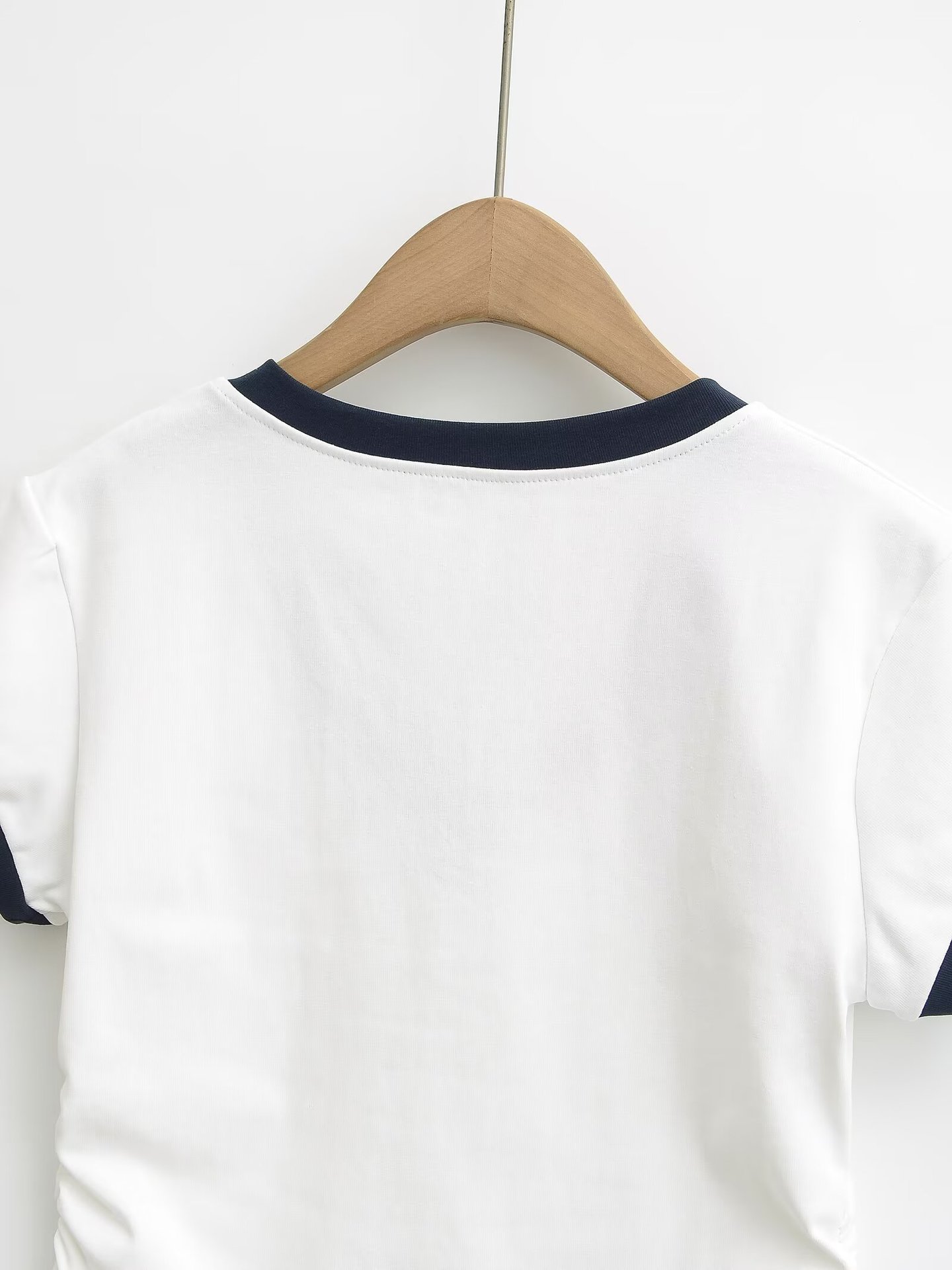 V-neck short sleeved T-shirt top