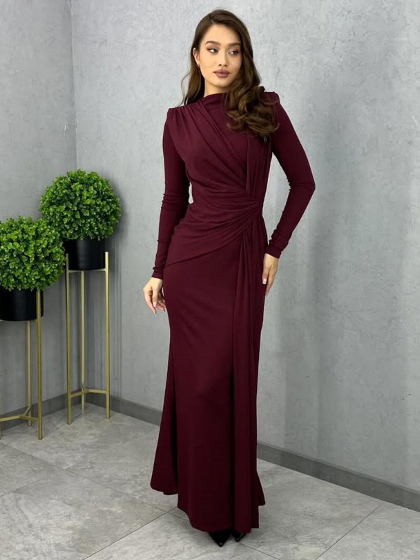 Round Neck Sleek Ruched Polyester Dress