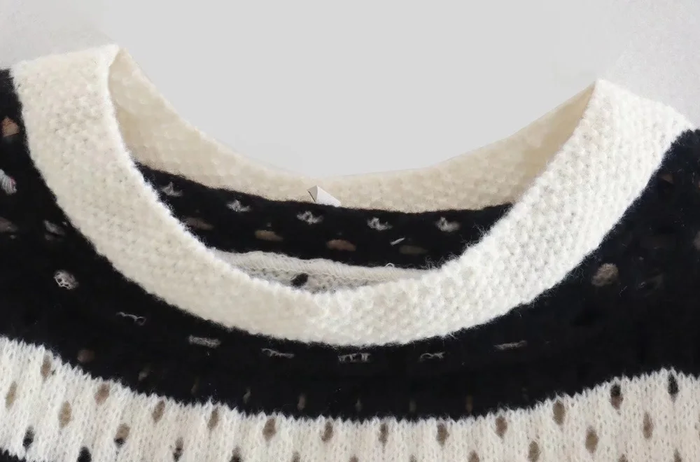 Ladies Retro Two-Tone Short Crew Polyester Sweater